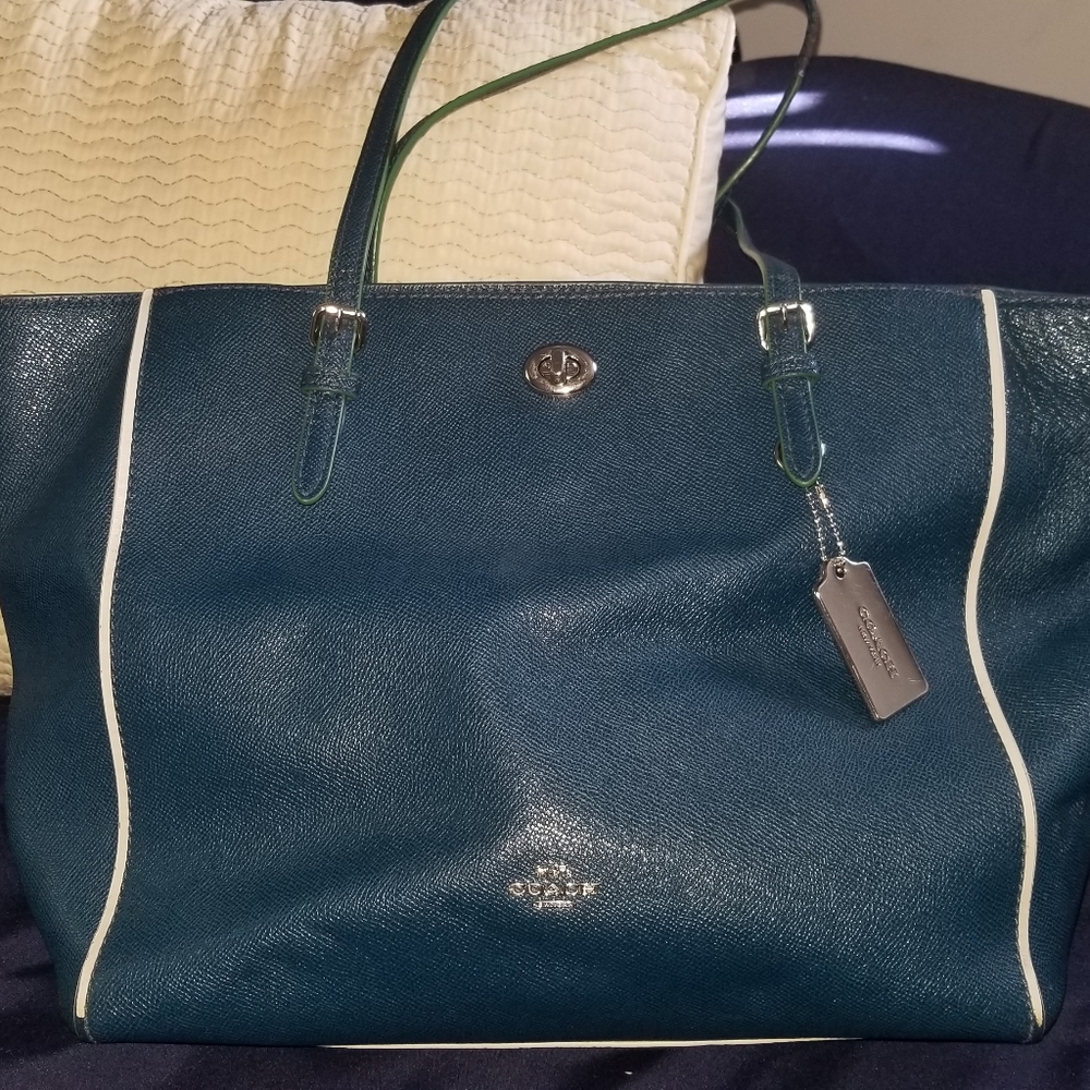 Large COACH shoulder bag